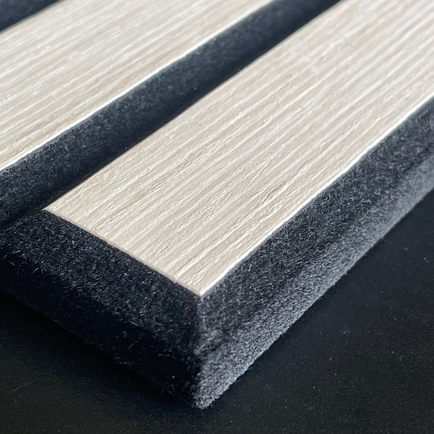AKULINE WHITE